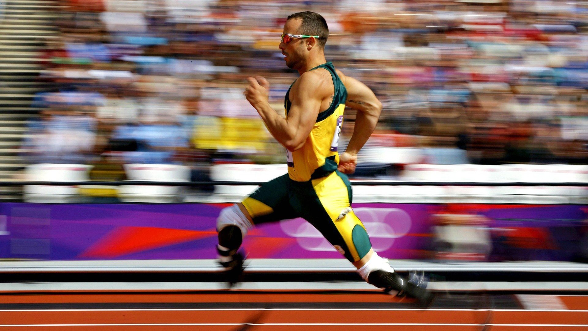 主场气氛热烈是否会干扰客队罚球,足球比赛主场客场是什么意思